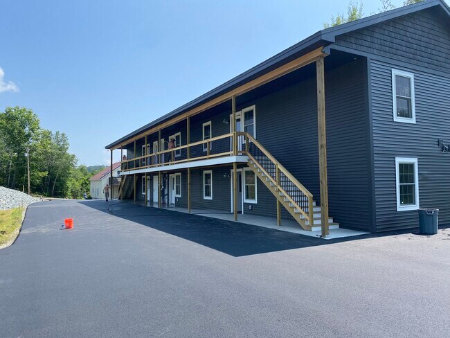 Photo - 160 Bronson St