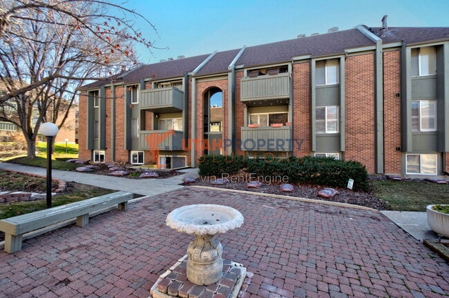 Photo - 1180 S Foothill Dr Unit #733