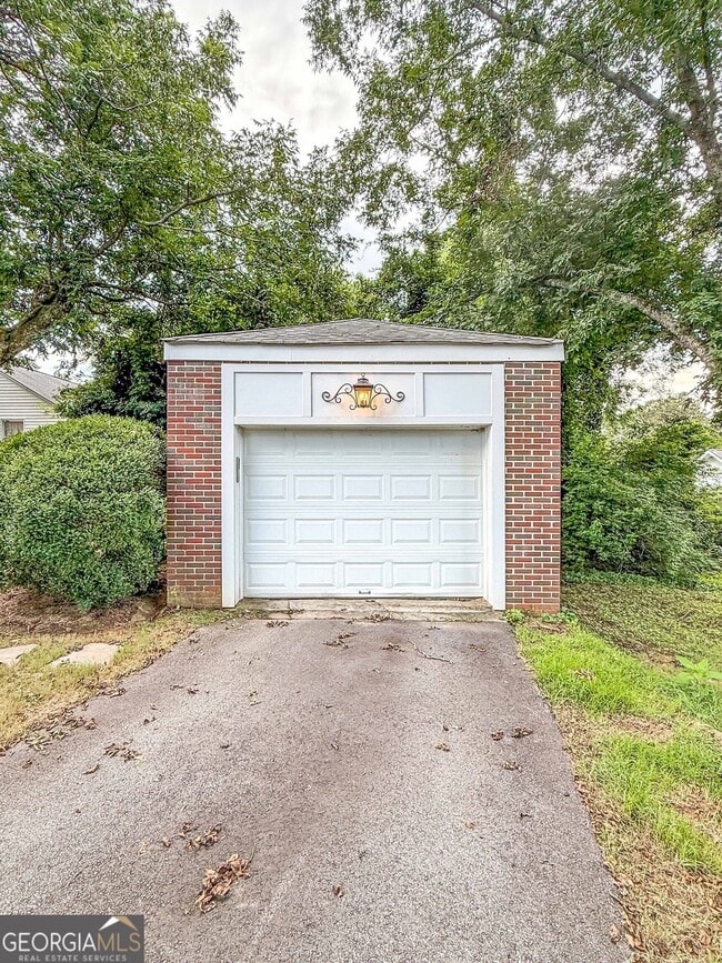 Photo - 598 Main St