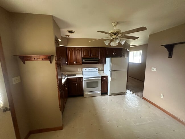 Photo - 7349 Waldman Ave