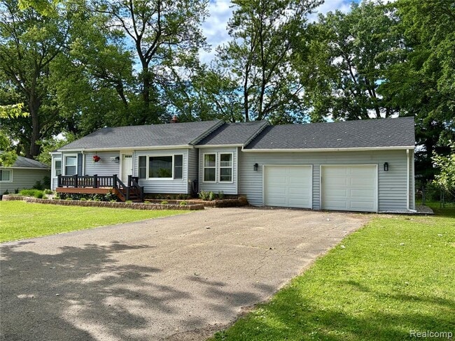 Photo - 306 Michelson Rd
