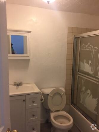 Building Photo - 8 Adella Pl Unit 2 Rental