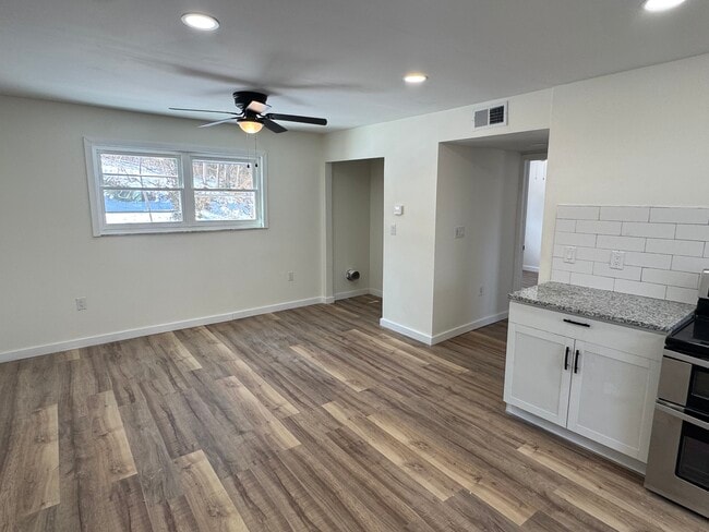 Photo - 16 Intervine Pl Unit 1