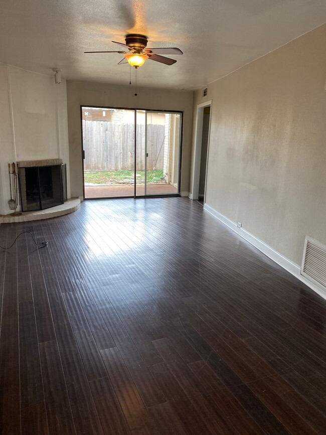 Photo - 6151 Denis Ln