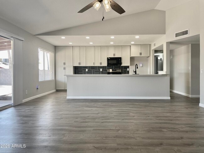 Photo - 3901 W Sweetwater Ave