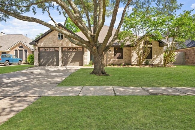 Photo - 710 Lochnell Dr House