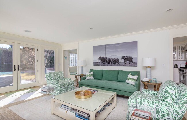 Photo - 210 Toylsome Ln