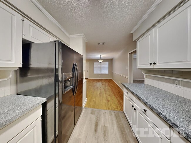 Photo - 2710 Jewell Dr