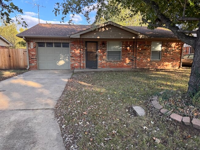 Building Photo - 309 Liza Ln