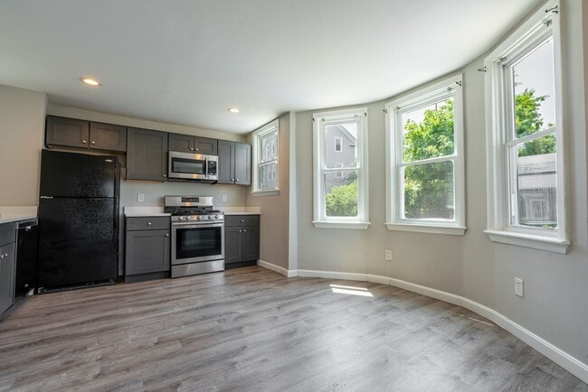 Building Photo - 9 Veto St Unit #2