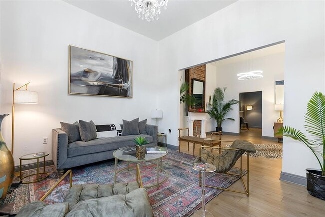 Photo - 1837 Touro St