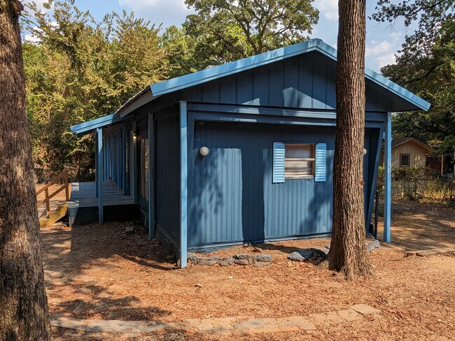 Photo - 182 Southlake Dr