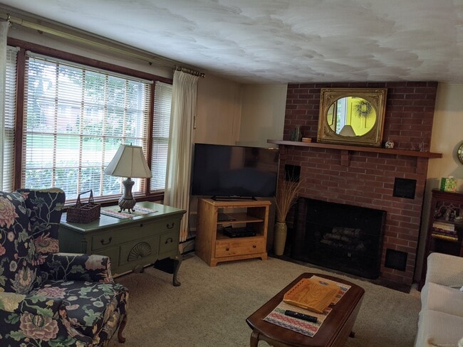 Photo - 89 Grove Beach Rd S