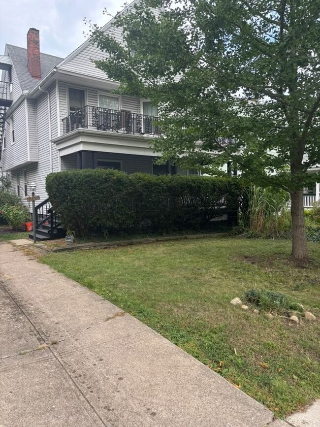1298 W.111th