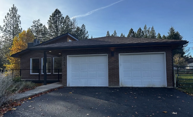 Photo - 4069 N Maple Leaf Rd