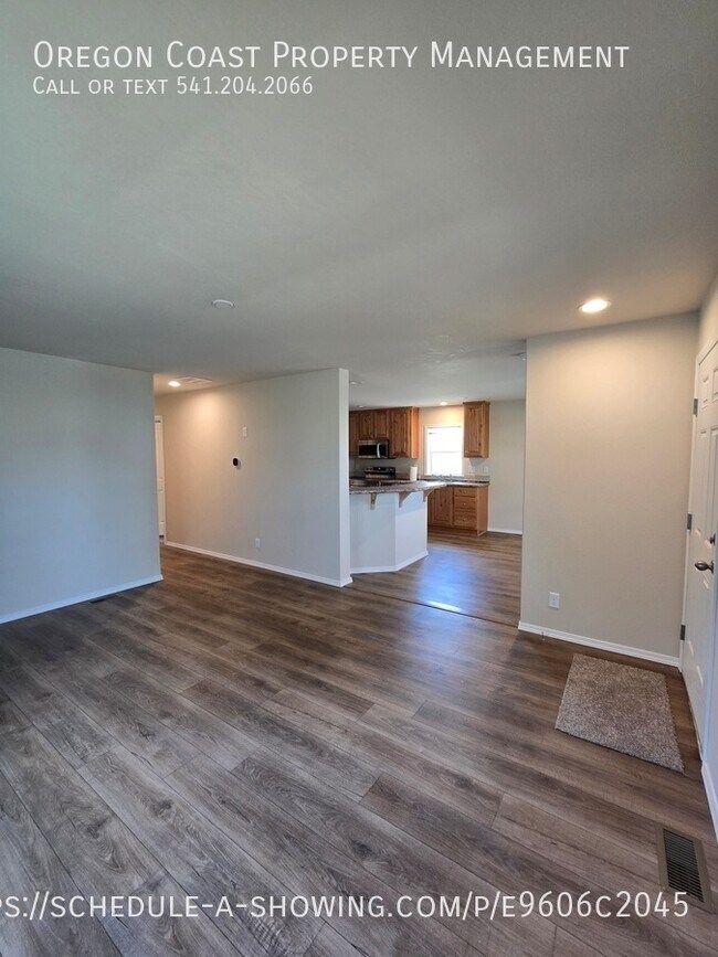 Photo - 220 Lorraine St