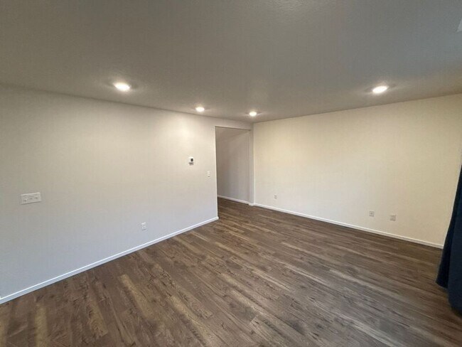 Photo - 4816 Apollo Ave