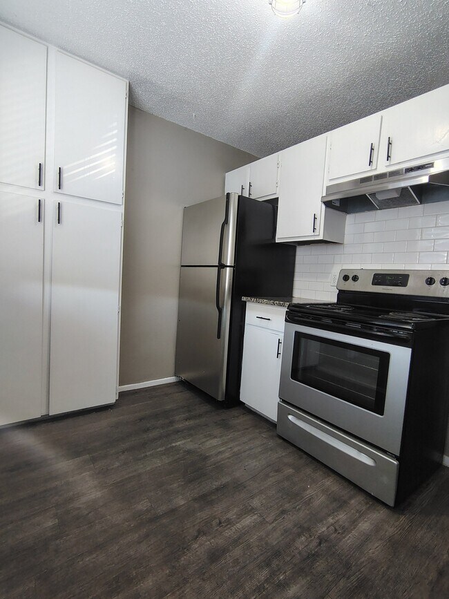 Photo - 412 Summit Ave Unidad 105