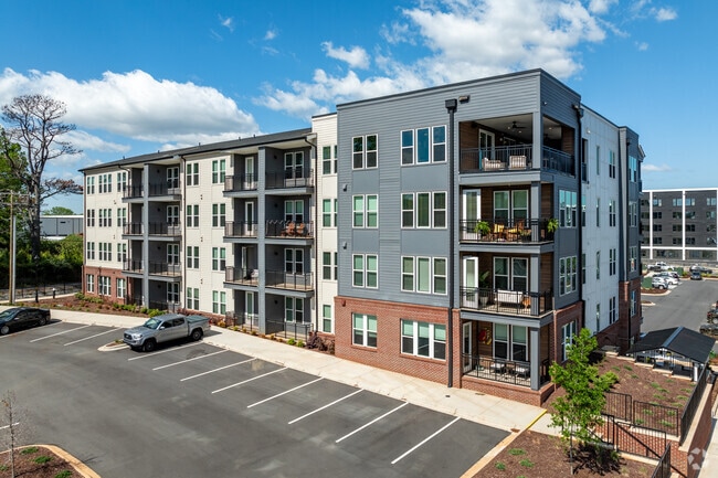 Building Photo - Miller and York Rental