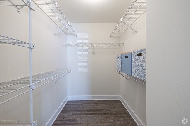2BR, 2BA - 1,300SF - The Chateau - Closet
