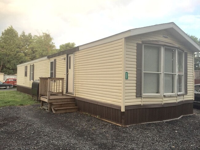 Building Photo - 14-42 Jane Street Unit 22 Jane St