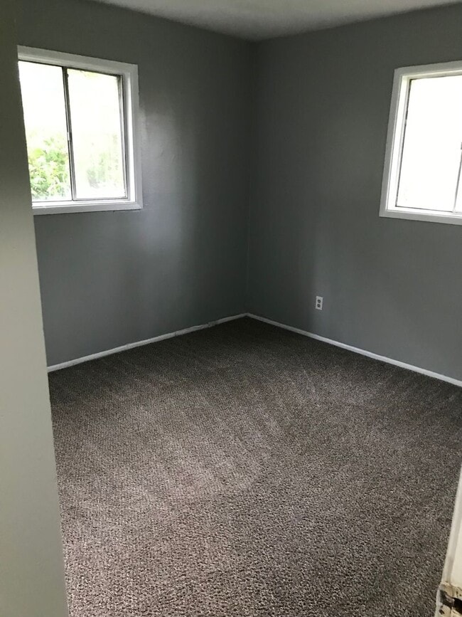 Photo - 1081 Birch Dr