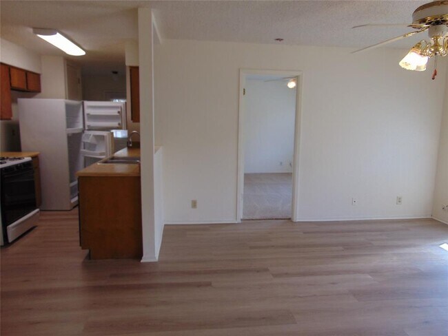 Photo - 903 Chisholm Cove