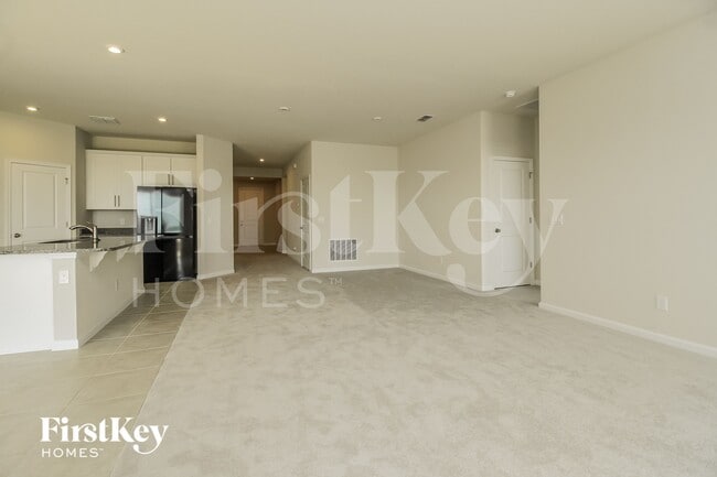 Photo - 3058 Hill Point St