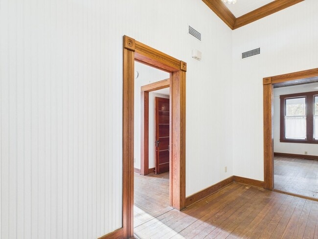 Photo - Charming & Authentic 1933 Cottage