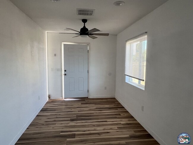 Photo - 1108 C.N.Perry Ave