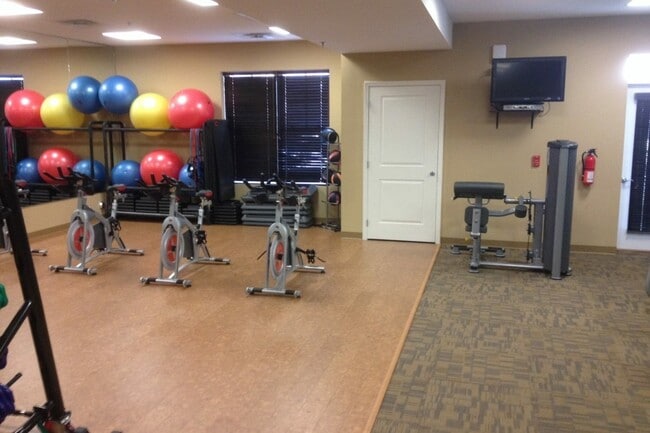 Centro de fitness de primera - DeKalb