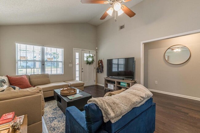 Photo - 2458 Crestview Ave