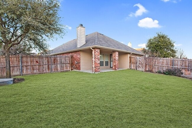 Photo - 5925 Silver Buckle Dr