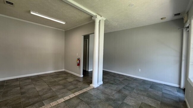 Commercial Office Space in Historic Richmond Hill