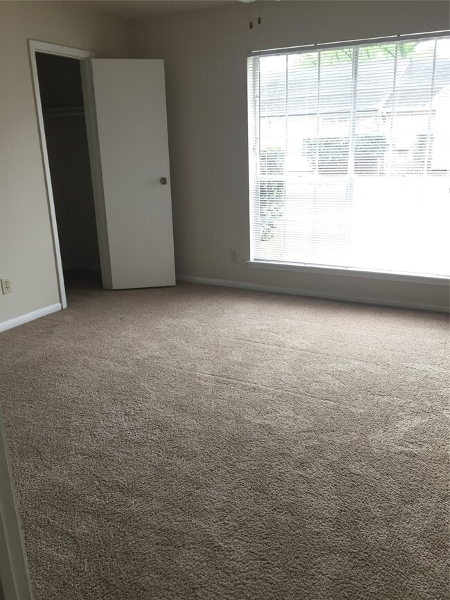 Photo - 1128 Lyric Ln