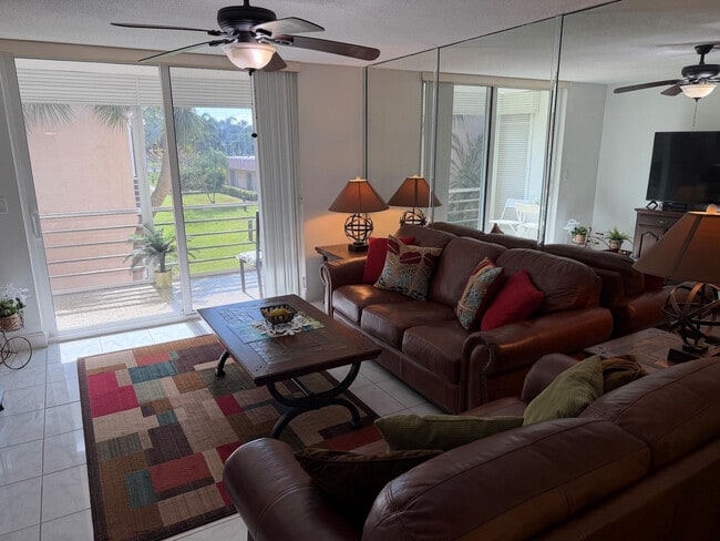 Building Photo - 4502 N Federal Hwy Unit 235D