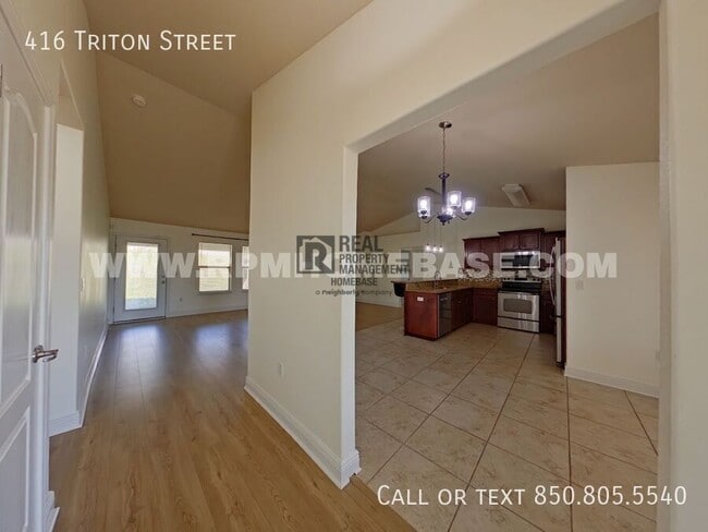 Photo - 416 Triton St