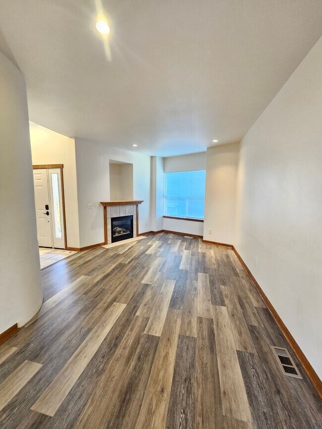 Photo - Lakefront Condo in Gated Community Unidad E