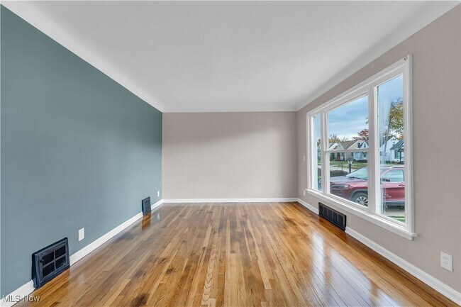 Photo - 14705 Krems Ave