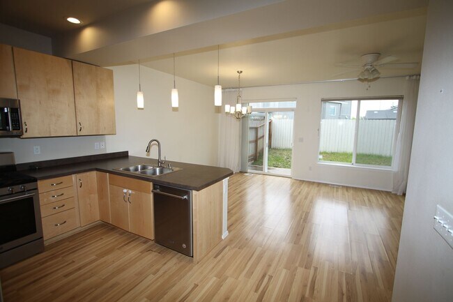 Photo - 368 SKWENTNA Dr