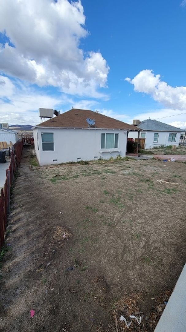 1111 Flora St