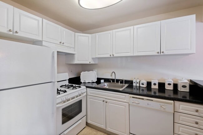 Building Photo - SouthRidge Rental