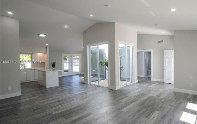 333 NE Greenbrier Ave