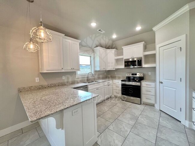 Photo - Siloam Springs- Single-Family Home- Popula...