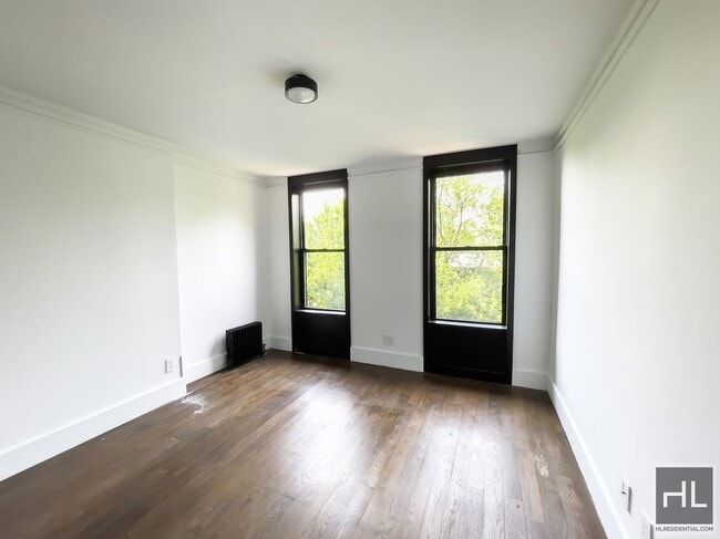 Building Photo - Carroll Gardens / 2-Bed 1-Bath Unit 4R