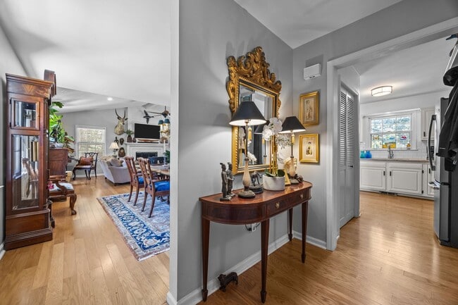 Photo - Gorgeous Mid-Century Modern Ranch in West Raleigh near NCSU and Lake Johnson - Fenced-in Backyard!