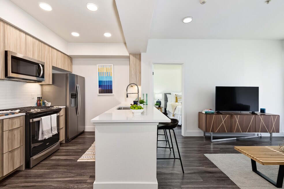 Living at Santa Monica