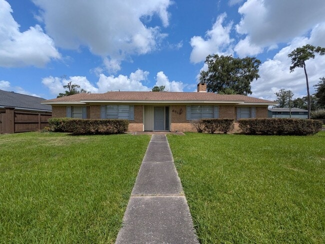 Building Photo - 6510 Daisy Dr