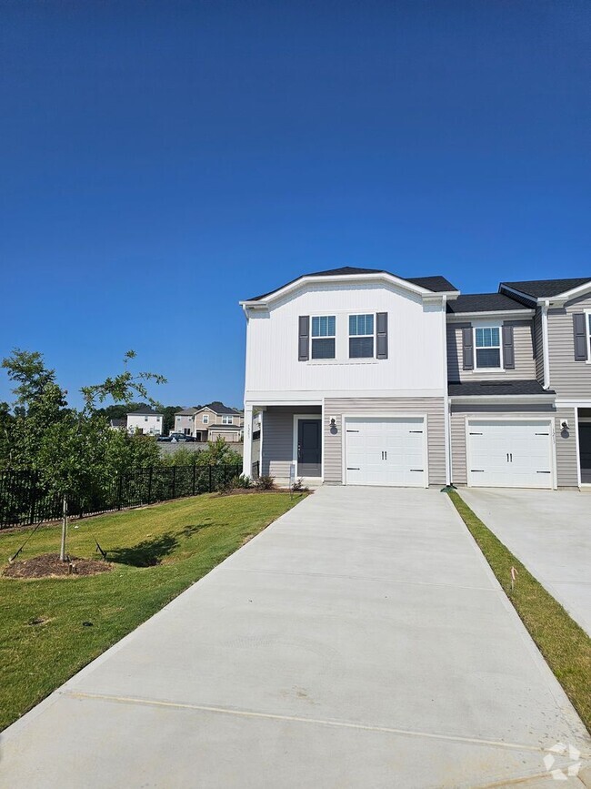 Building Photo - Brand New Cul-de-sac Townhome in Concord