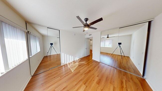 Photo - 6 WEEKS FREE!! Steps from Fallbrook Mall